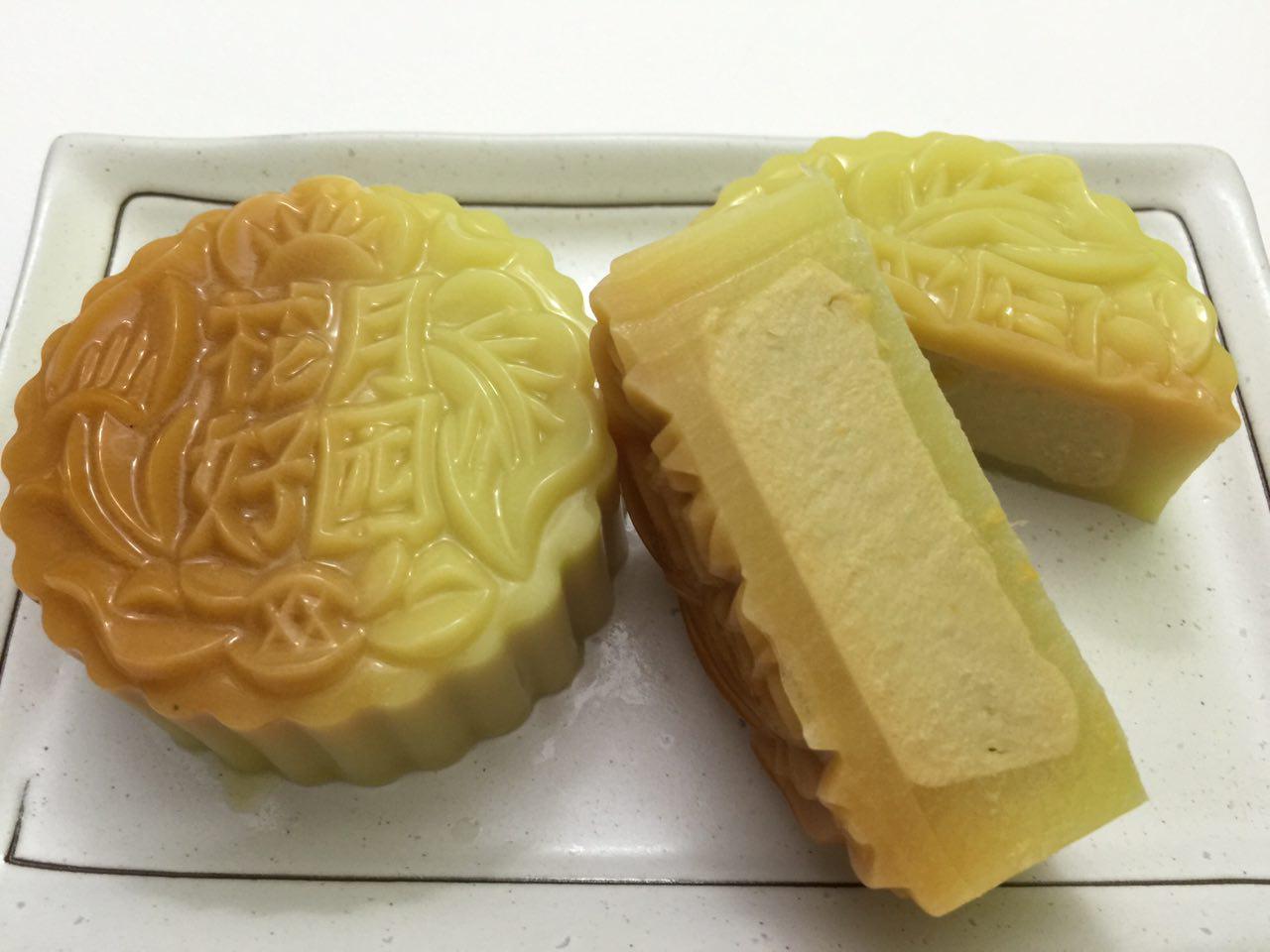 Jelly Mooncake with Durian Fillings